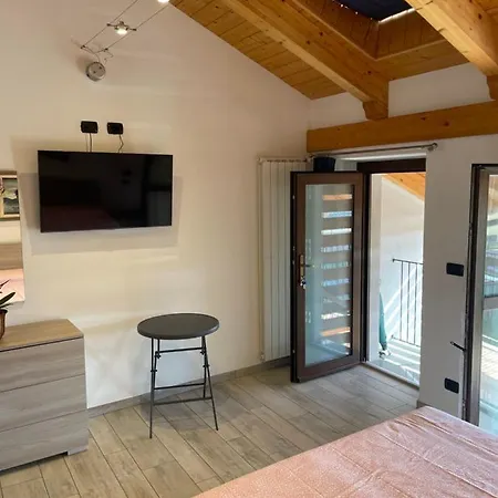 Con Vista Castello Affittacamere Pavone Canavese