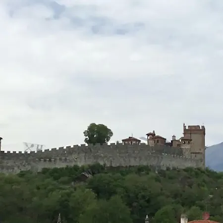 Con Vista Castello Pavone Canavese