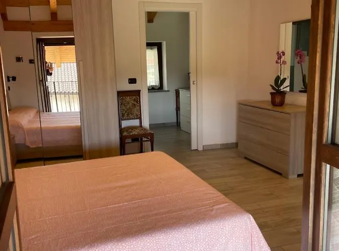 Con Vista Castello 3* Павоне-Канавезе