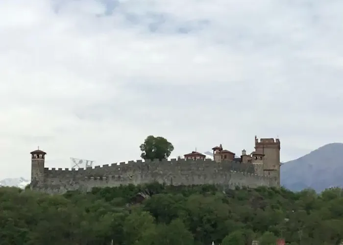 Con Vista Castello Павоне-Канавезе